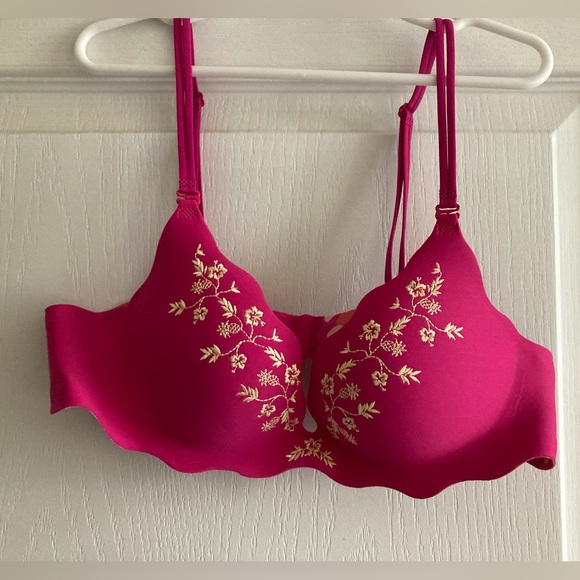 VICTORIA’S SECRET Very Sexy Push-up Bra - Picture 2 of 5